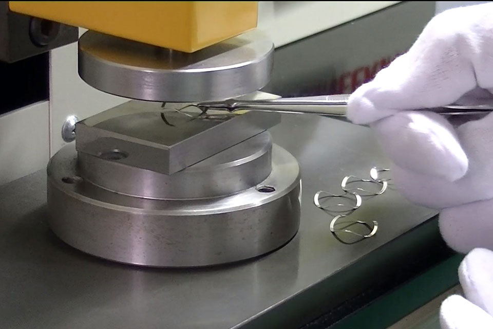 品質保証部荷重計測器